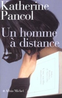 Un homme à distance